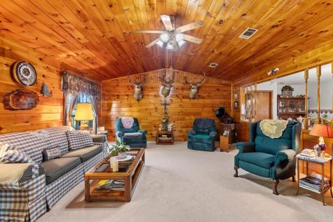 145 Rs County Road 3445 Emory TX 75440