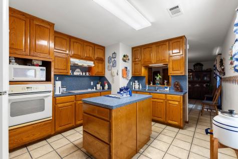 145 Rs County Road 3445 Emory TX 75440