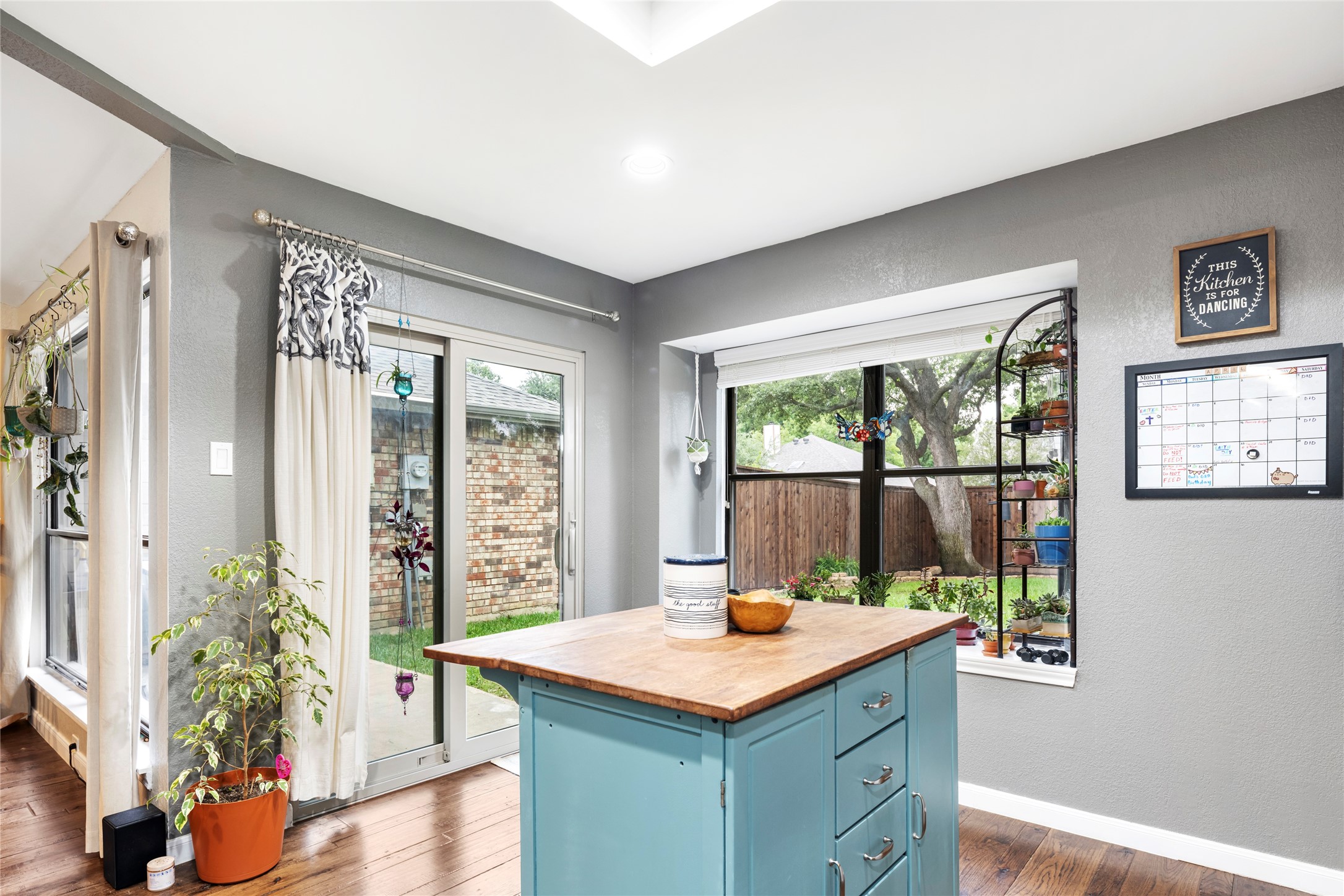 2002 Lansdown Drive Carrollton TX 75010