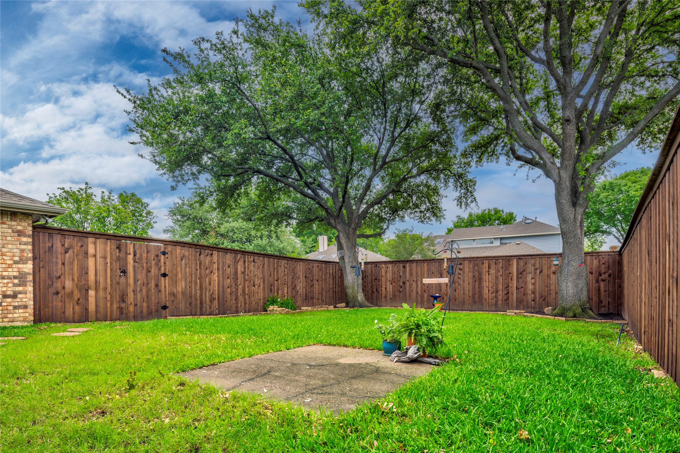 2002 Lansdown Drive Carrollton TX 75010