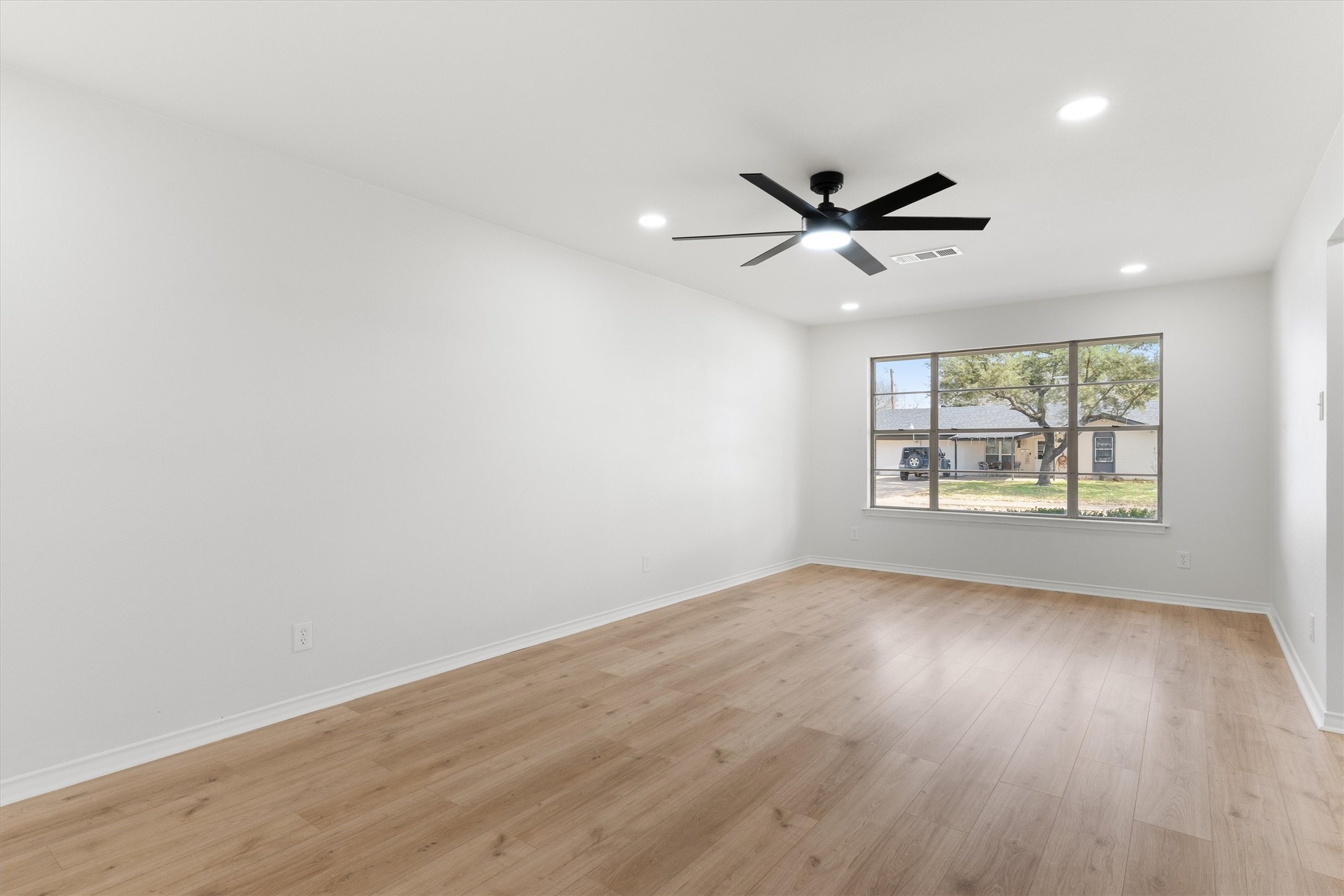 3138 Touraine Drive Dallas TX 75211