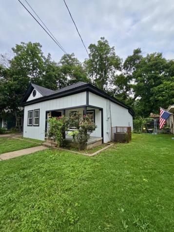 212 W Brown Street Cleburne TX 76033