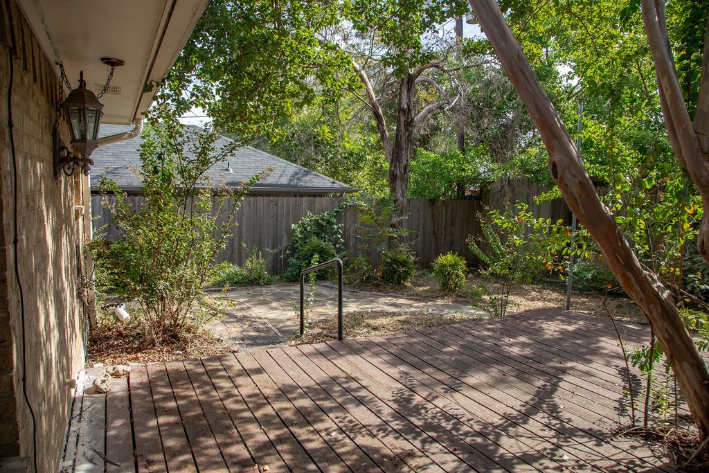 3320 E Houston Street Paris TX 75460