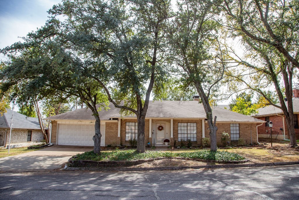 3320 E Houston Street Paris TX 75460