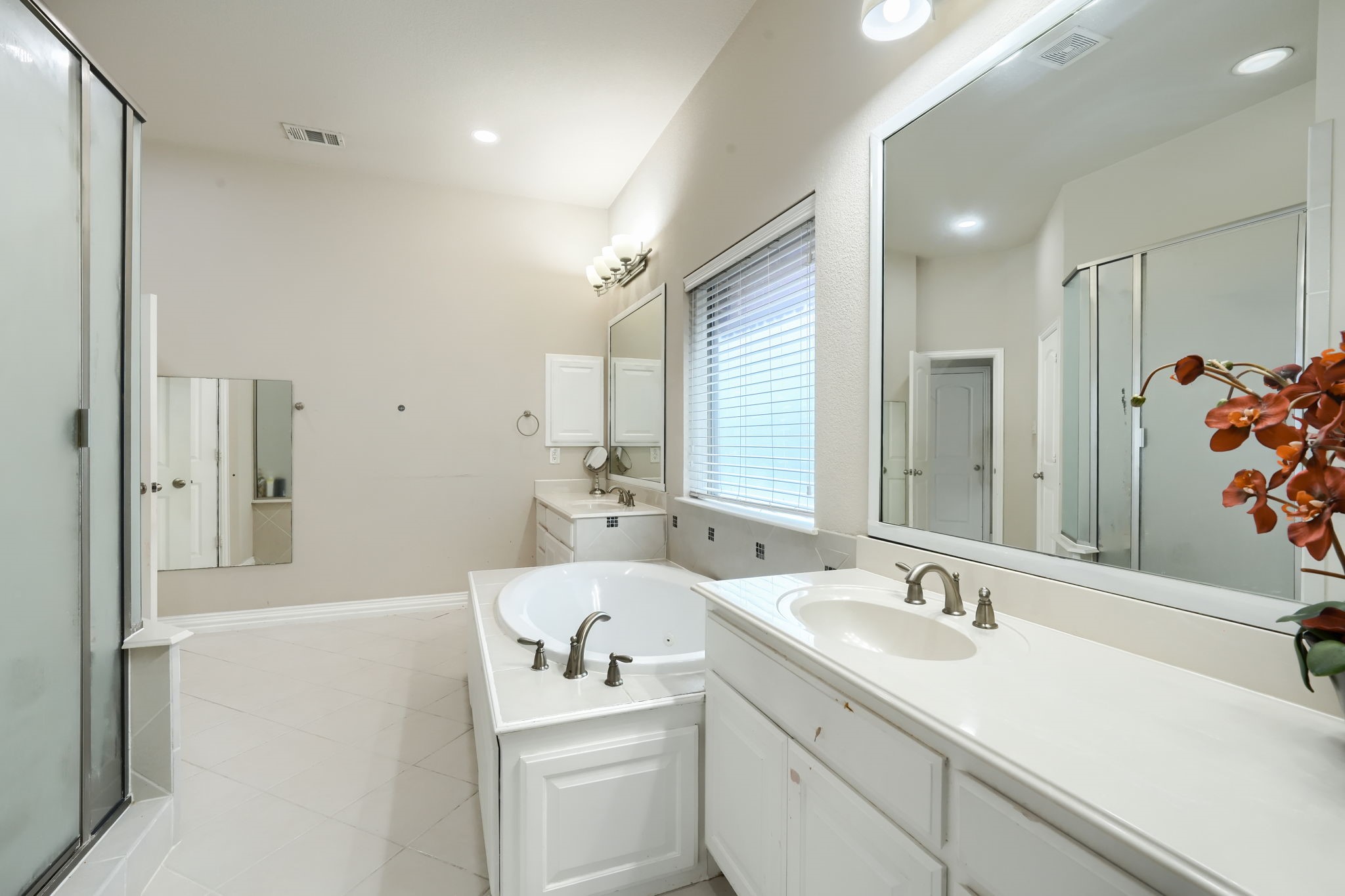 2246 Longview Road Irving TX 75063