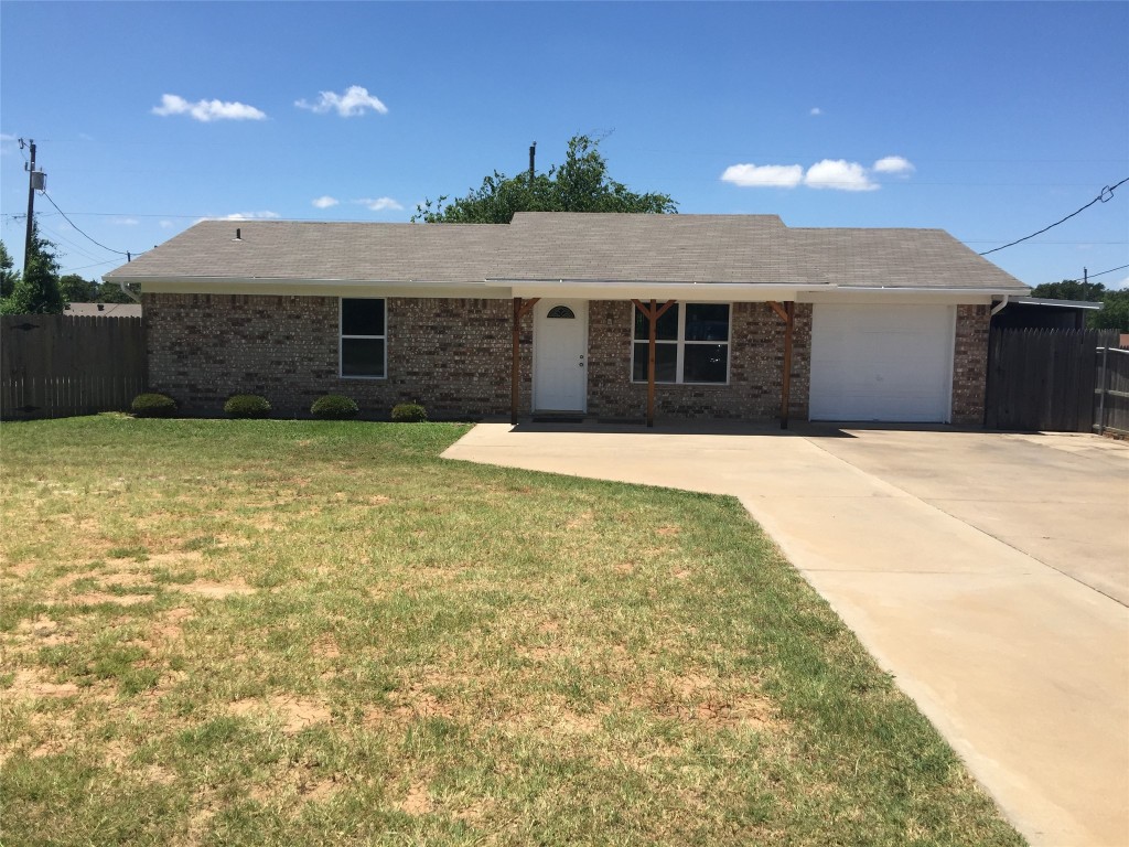 826 Meadowlark Circle Granbury TX 76049