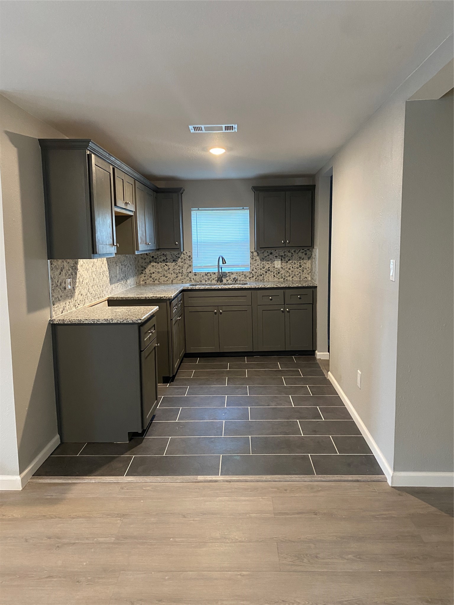 324 Hogan Lane Bellmead TX 76705
