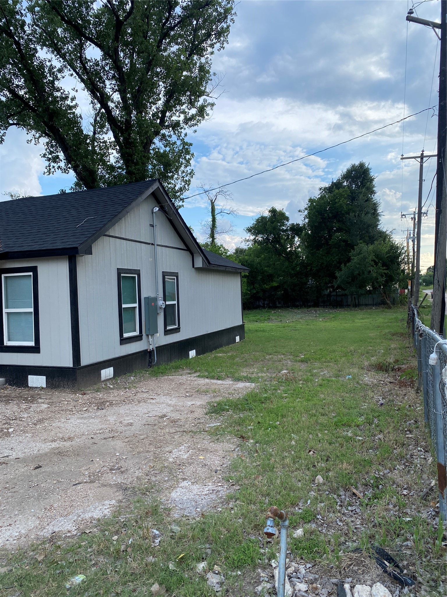 324 Hogan Lane Bellmead TX 76705