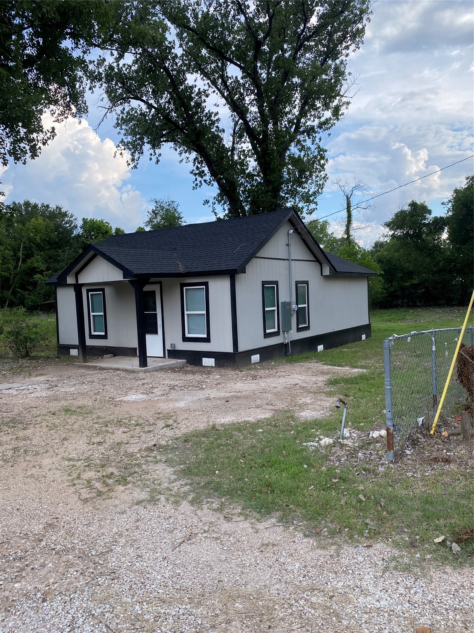 324 Hogan Lane Bellmead TX 76705