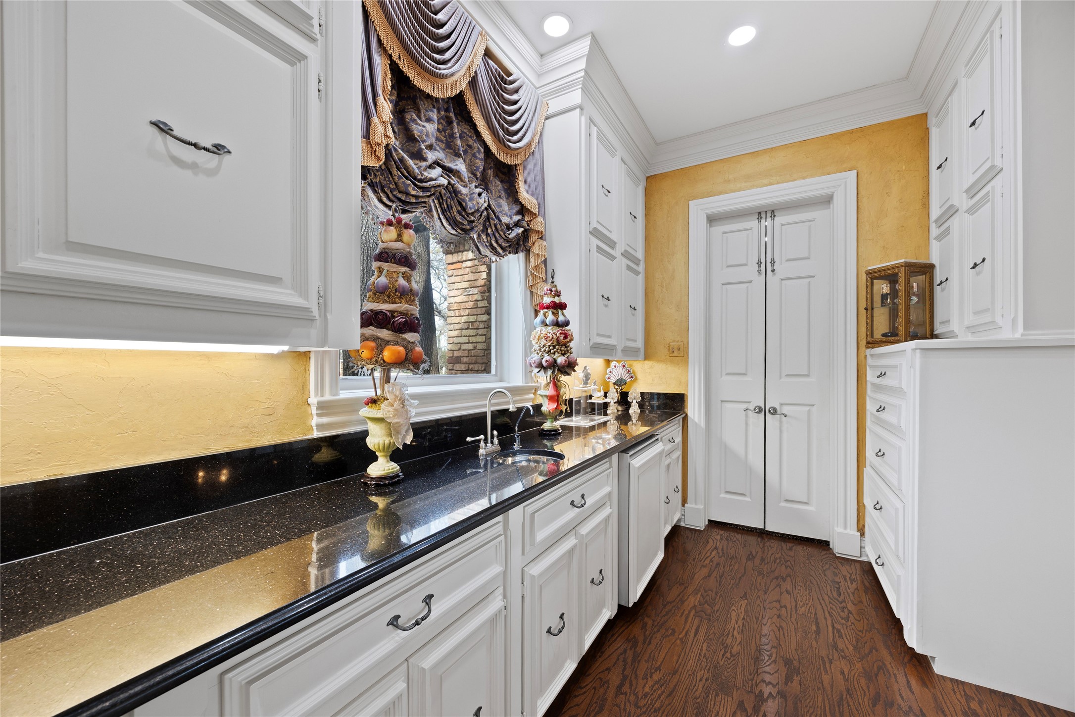17168 Club Hill Drive Dallas TX 75248