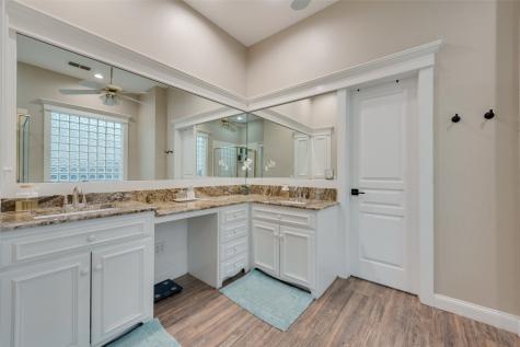 2100 Lakeridge Circle Ennis TX 75119