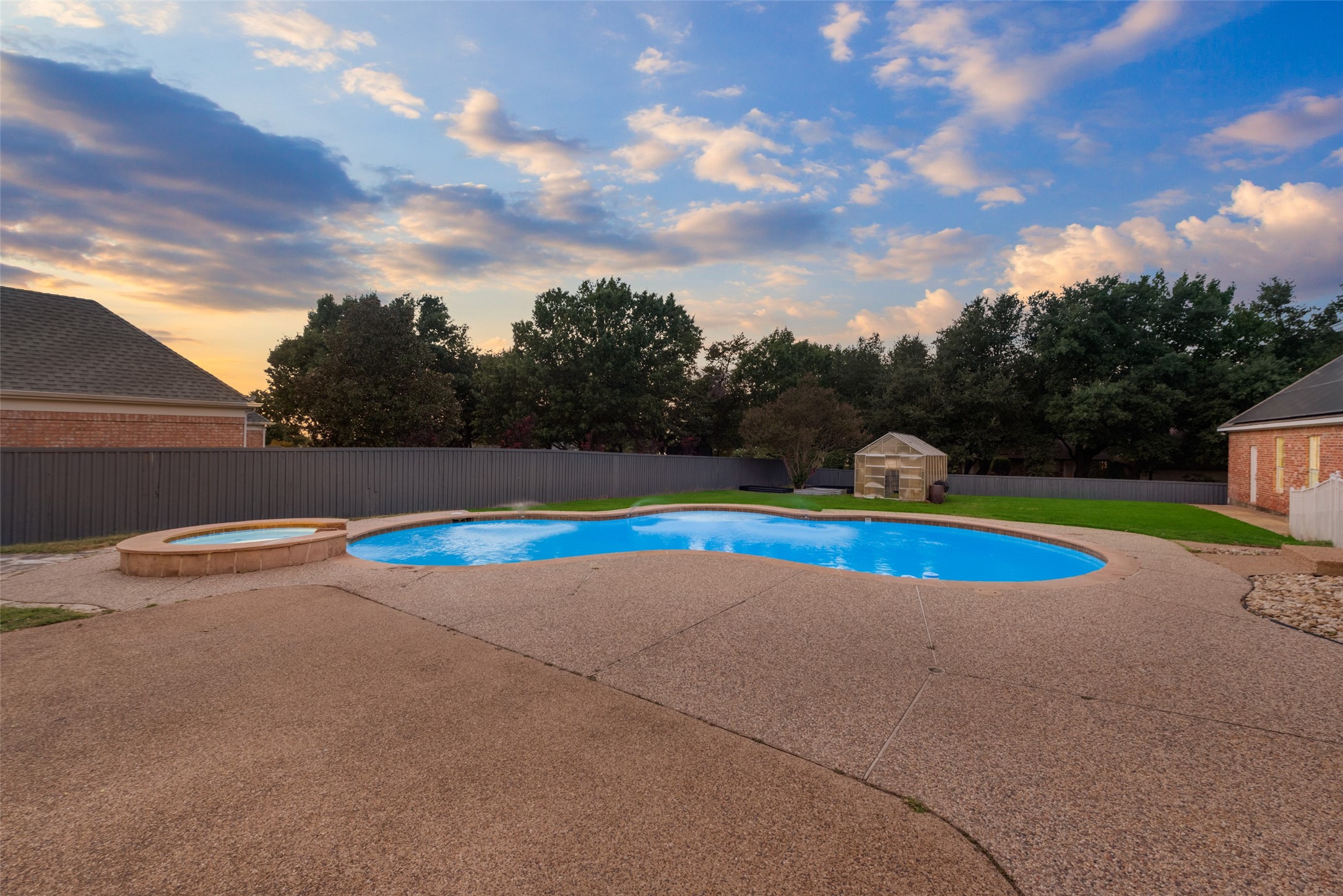 2100 Lakeridge Circle Ennis TX 75119