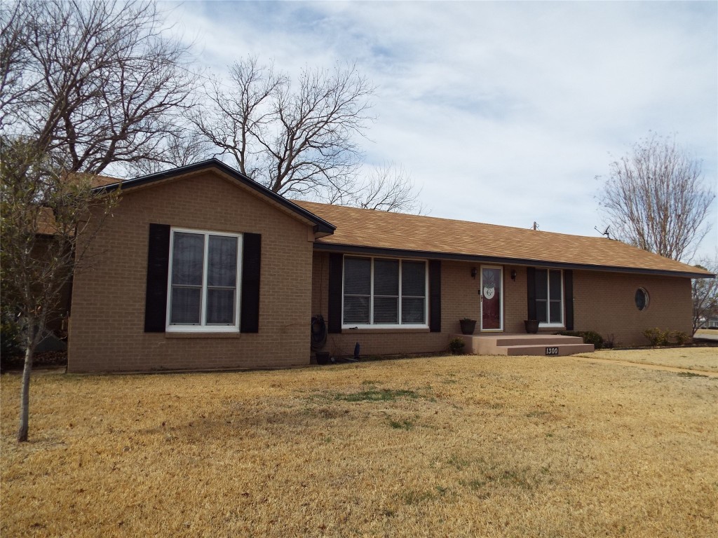 1300 Carolina Street Graham TX 76450