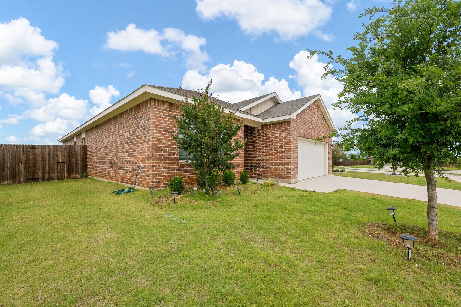 8 Glen Crossings Road Edgecliff Village TX 76134