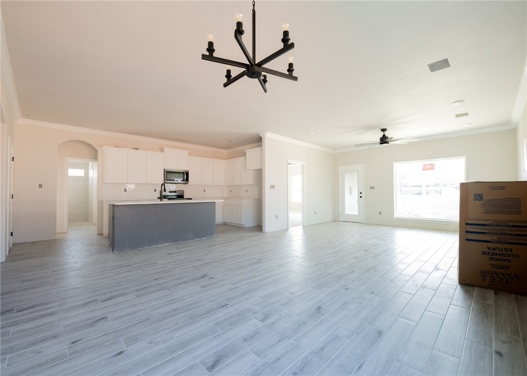 816 Secretariat Drive Hewitt TX 76643