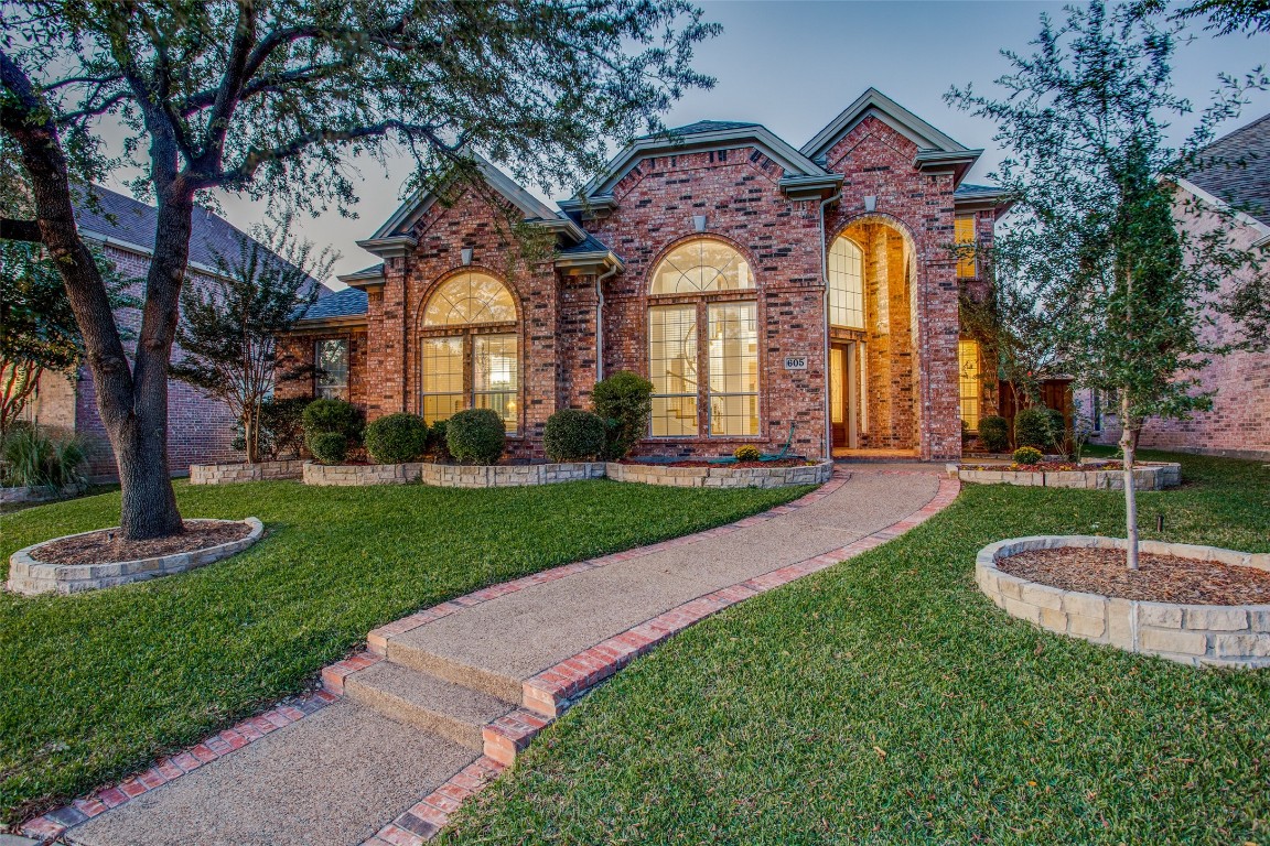 605 Water Oak Drive Garland TX 75044