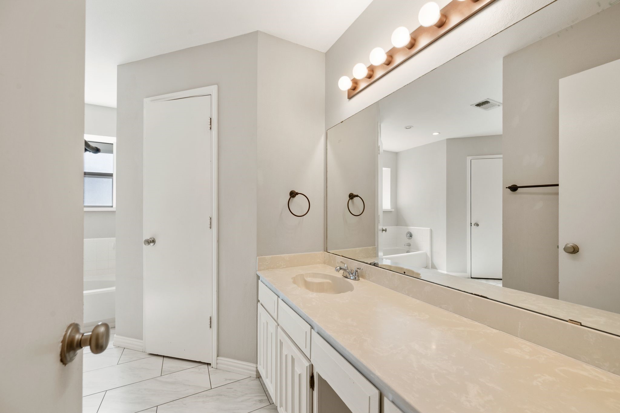 3000 Bluebonnet Lane Bedford TX 76021