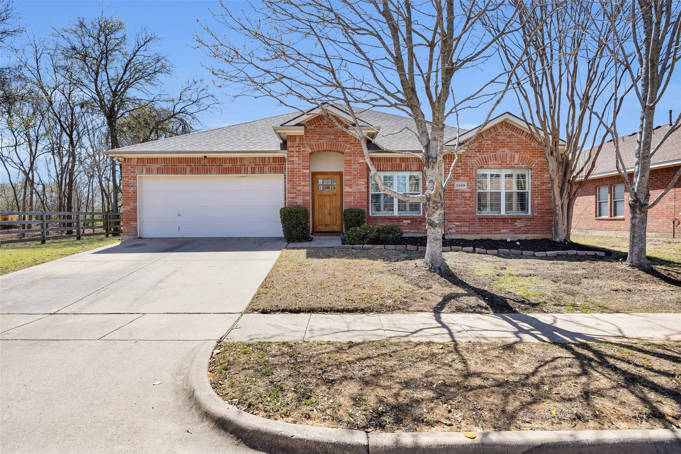 5899 Candlelight Lane Grand Prairie TX 75052
