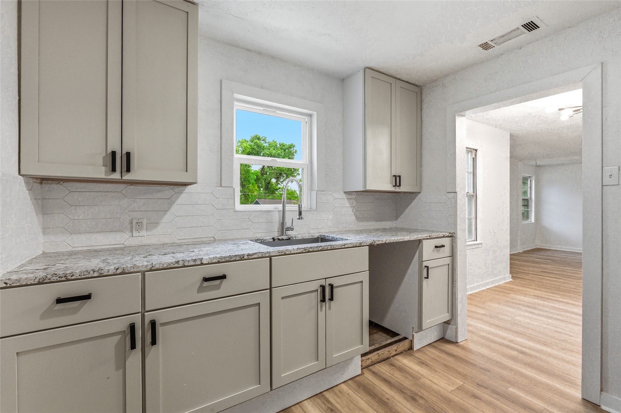 3455 Kellogg Avenue Dallas TX 75216