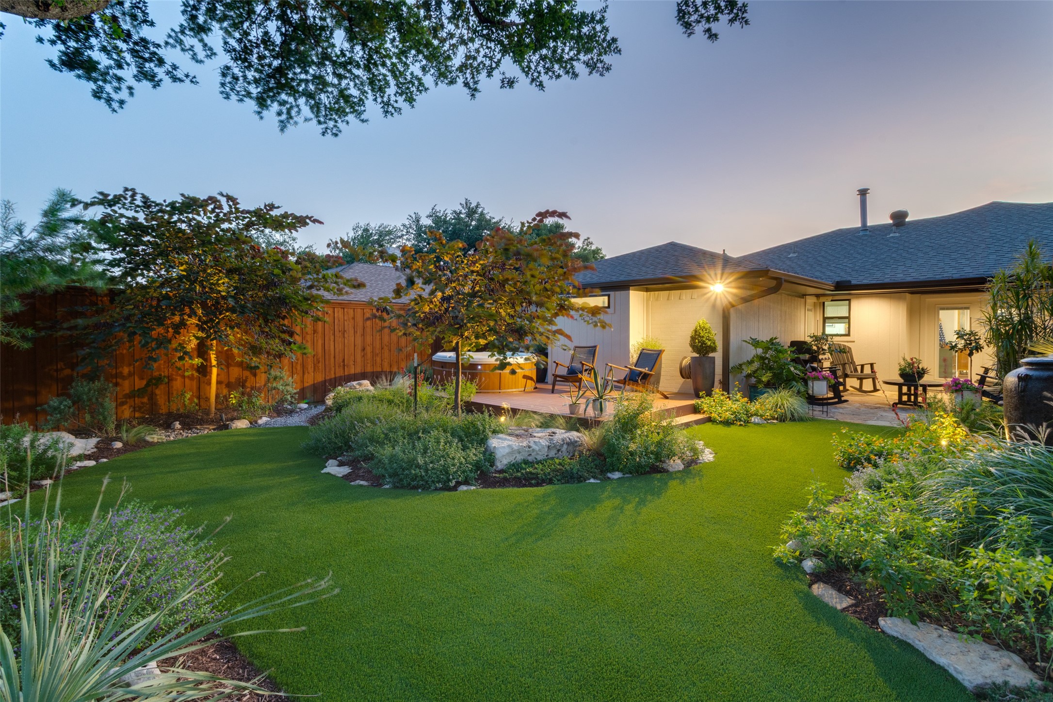 16046 Longvista Drive Dallas TX 75248