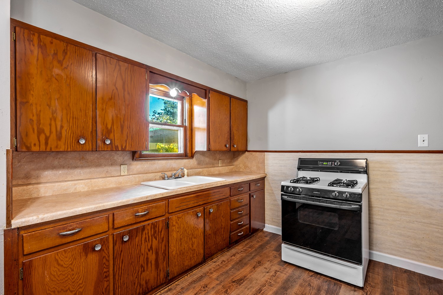 2615 W Johnson Street Denison TX 75020