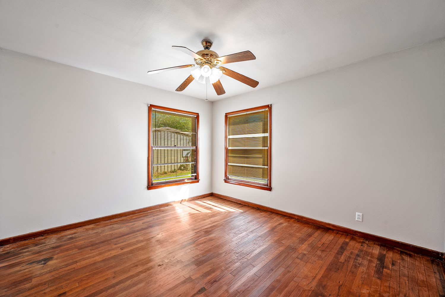 2615 W Johnson Street Denison TX 75020