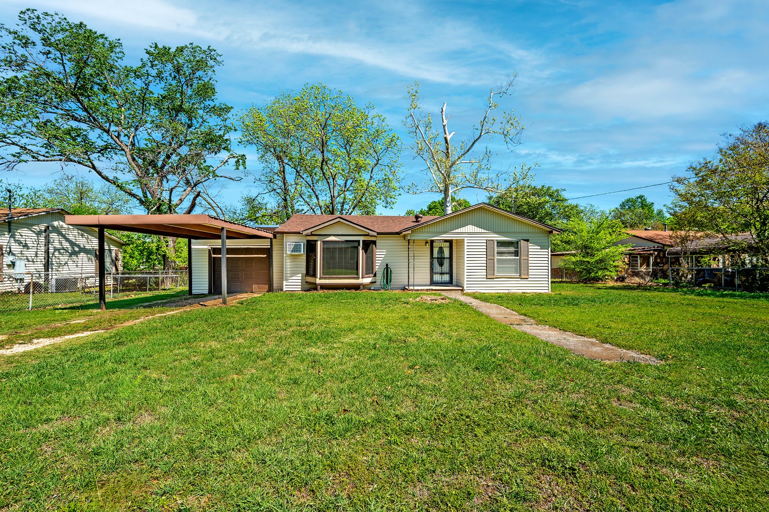 2615 W Johnson Street Denison TX 75020