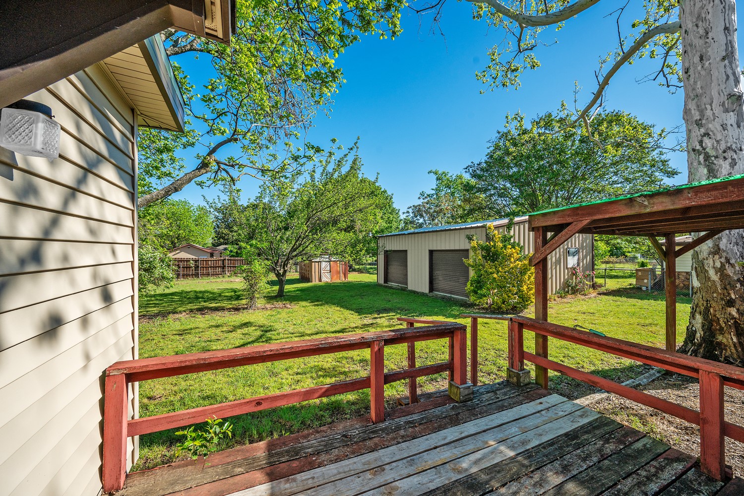 2615 W Johnson Street Denison TX 75020
