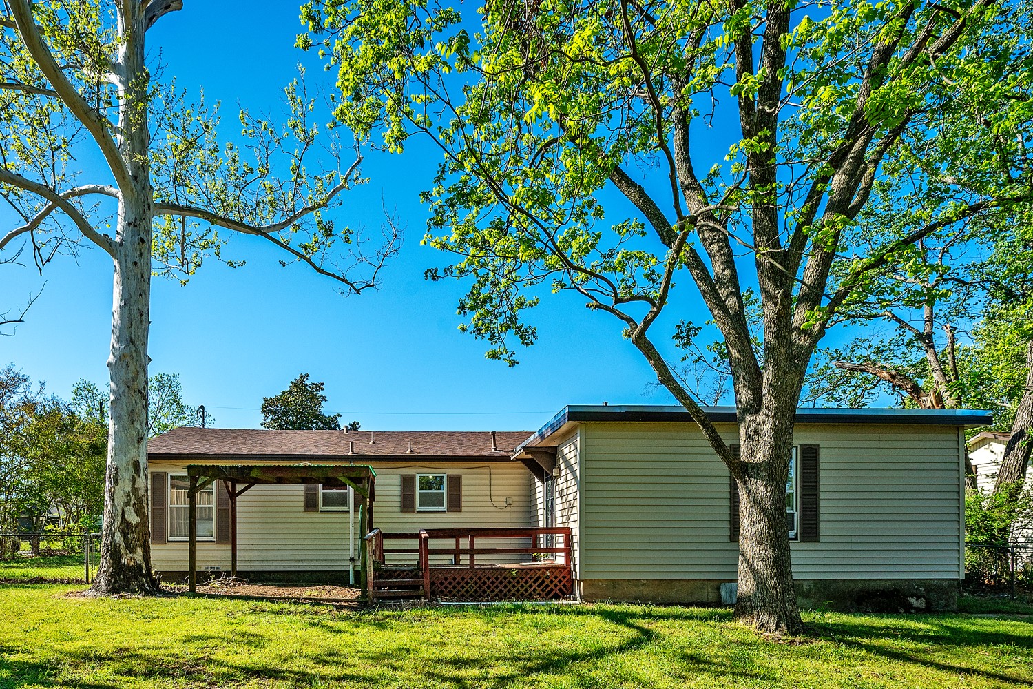 2615 W Johnson Street Denison TX 75020