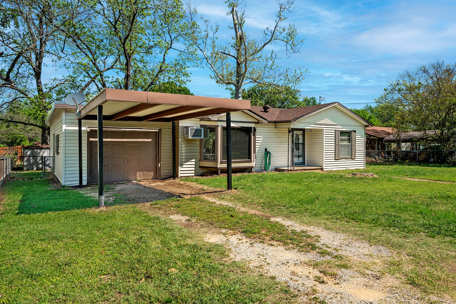 2615 W Johnson Street Denison TX 75020