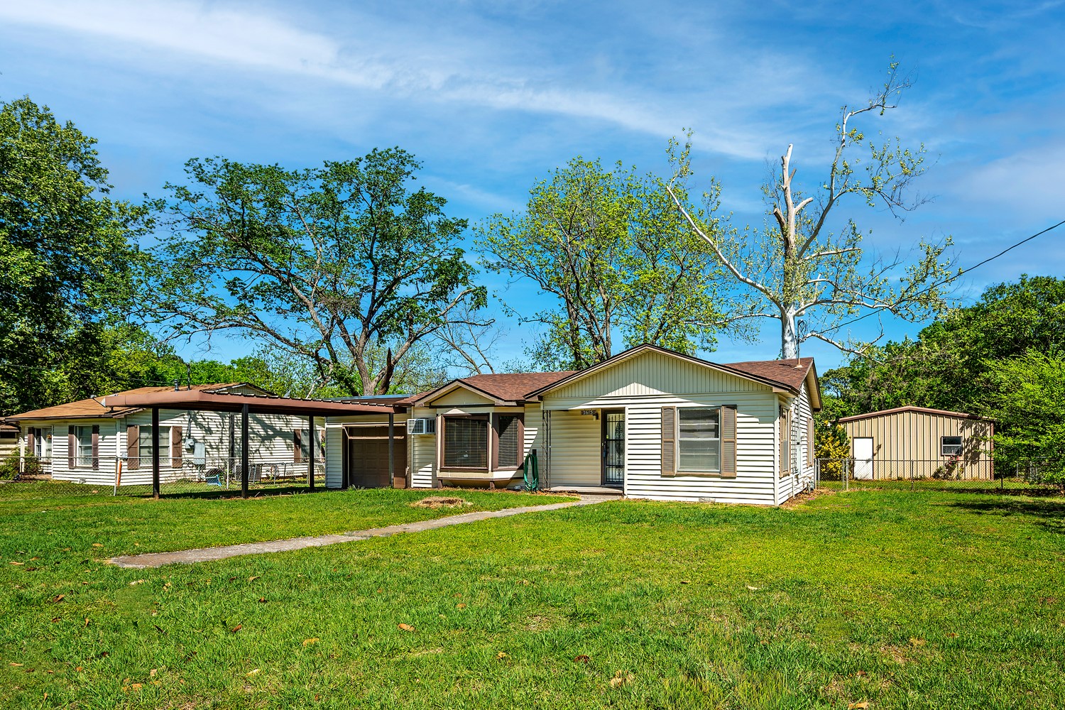 2615 W Johnson Street Denison TX 75020