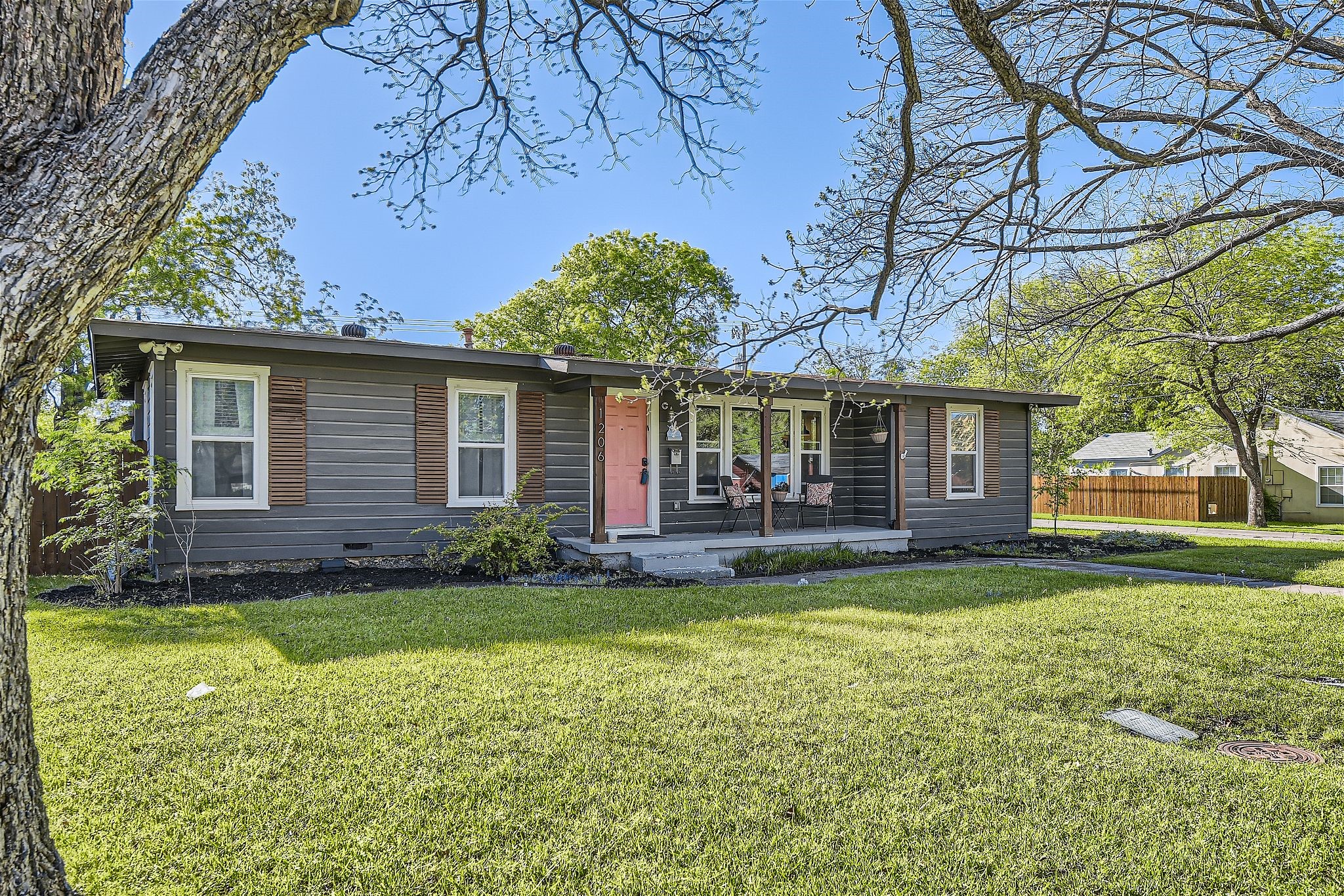 1206 S Pine Street Grapevine TX 76051