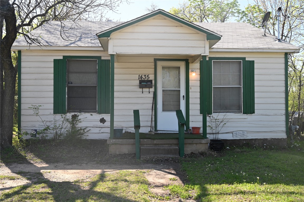 1435 S Denley Drive Dallas TX 75216