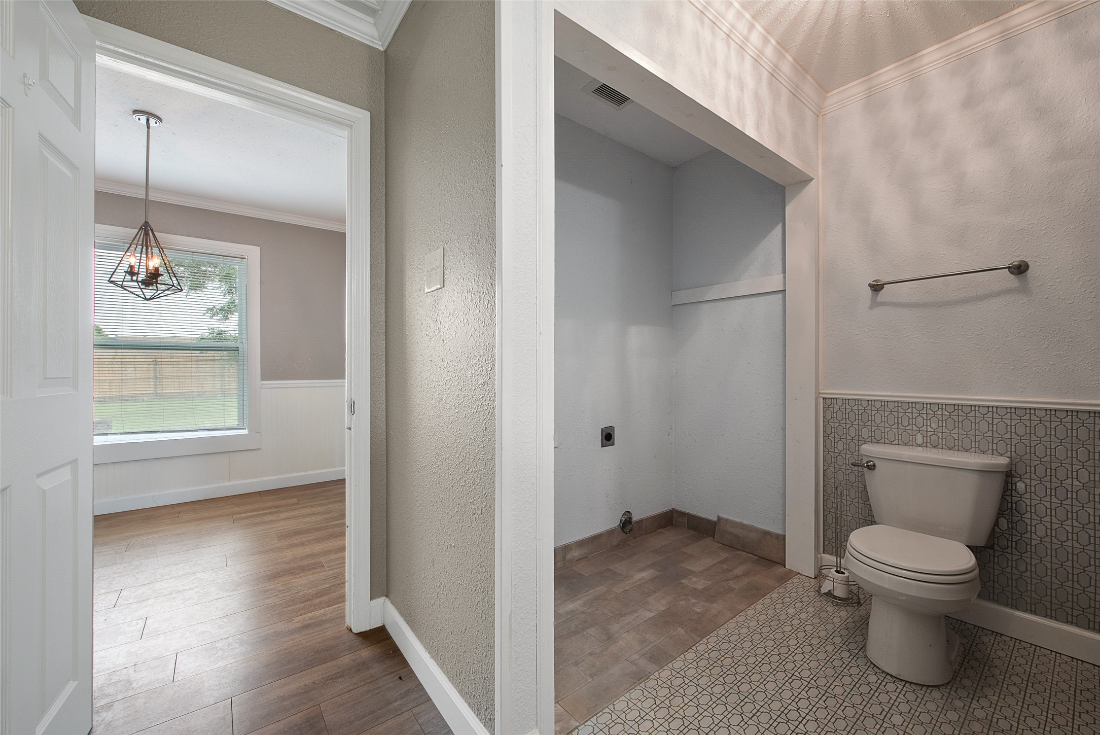 4913 Calmont Avenue Fort Worth TX 76107