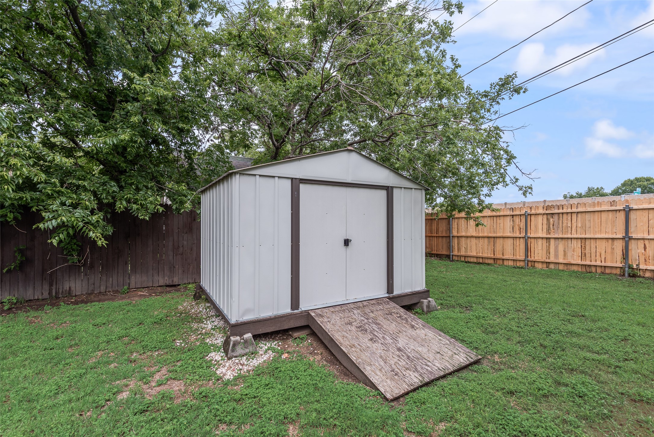 4913 Calmont Avenue Fort Worth TX 76107