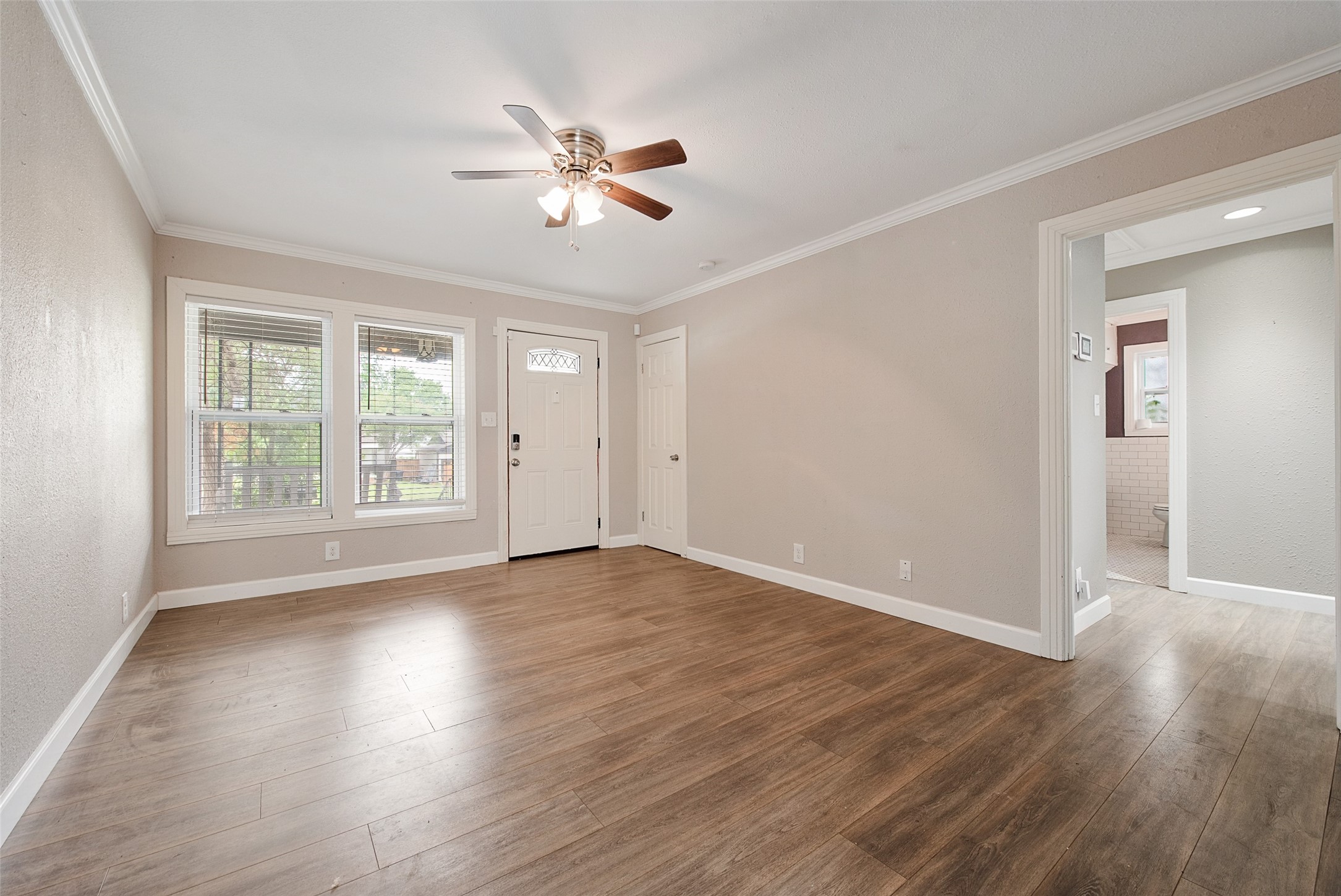 4913 Calmont Avenue Fort Worth TX 76107