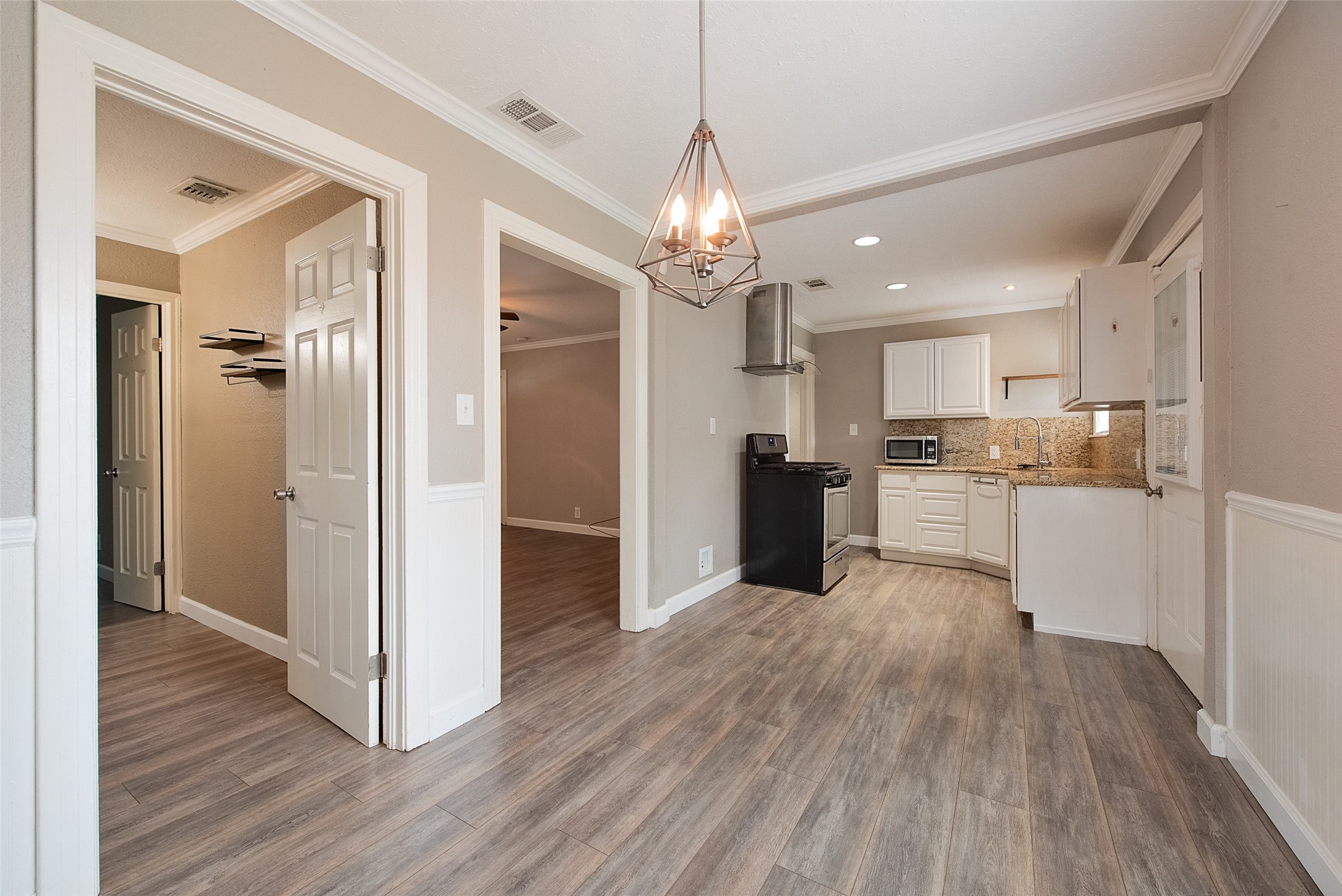 4913 Calmont Avenue Fort Worth TX 76107