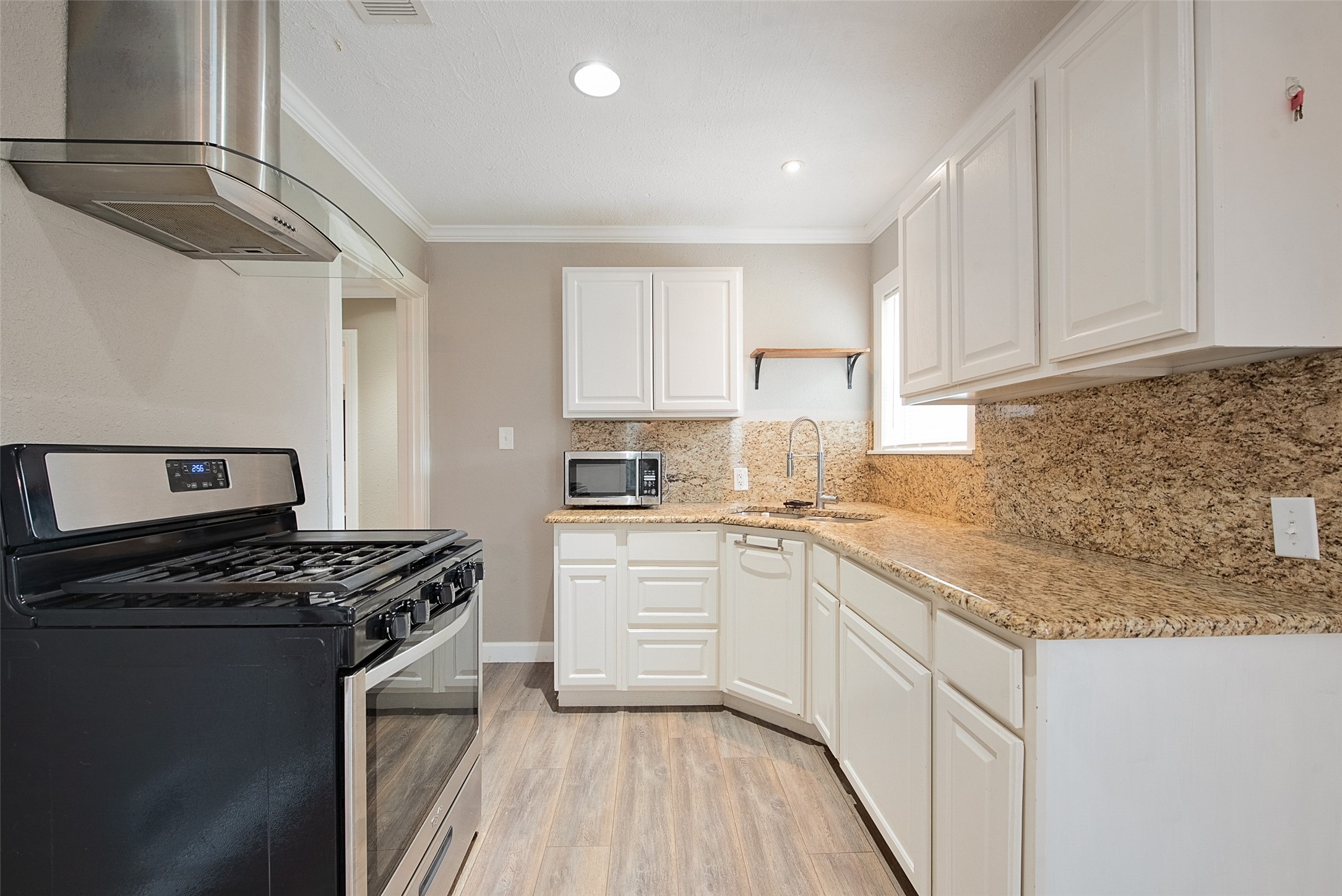 4913 Calmont Avenue Fort Worth TX 76107