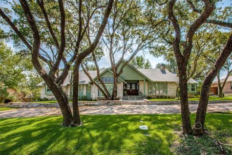 1814 Country Club Circle Garland TX 75043