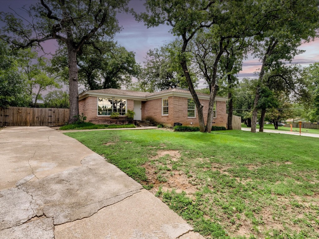 1008 Owenwood Drive Irving TX 75061