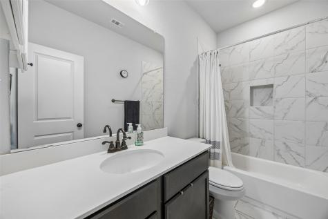 2533 Westbank Trail Garland TX 75042