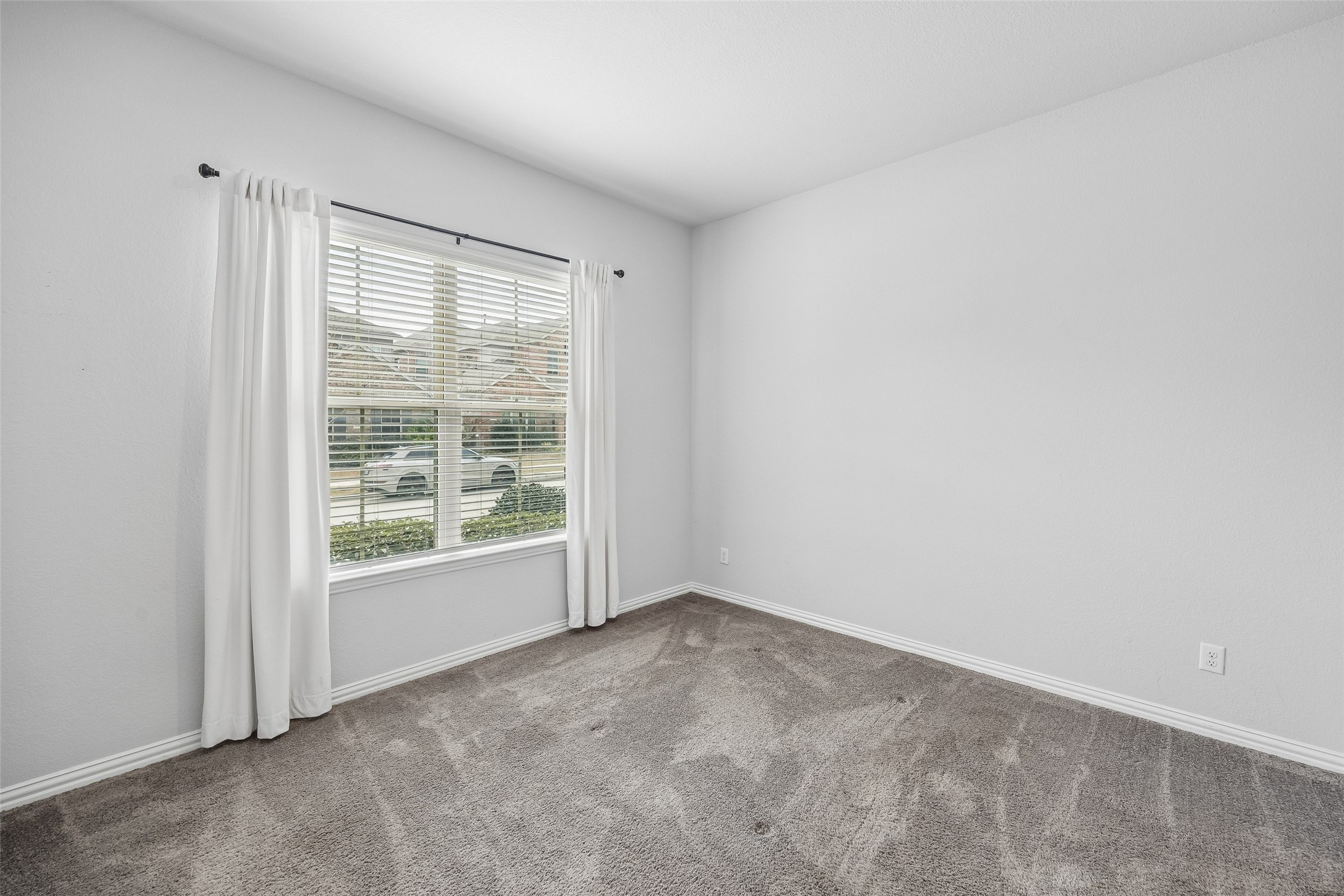 2533 Westbank Trail Garland TX 75042