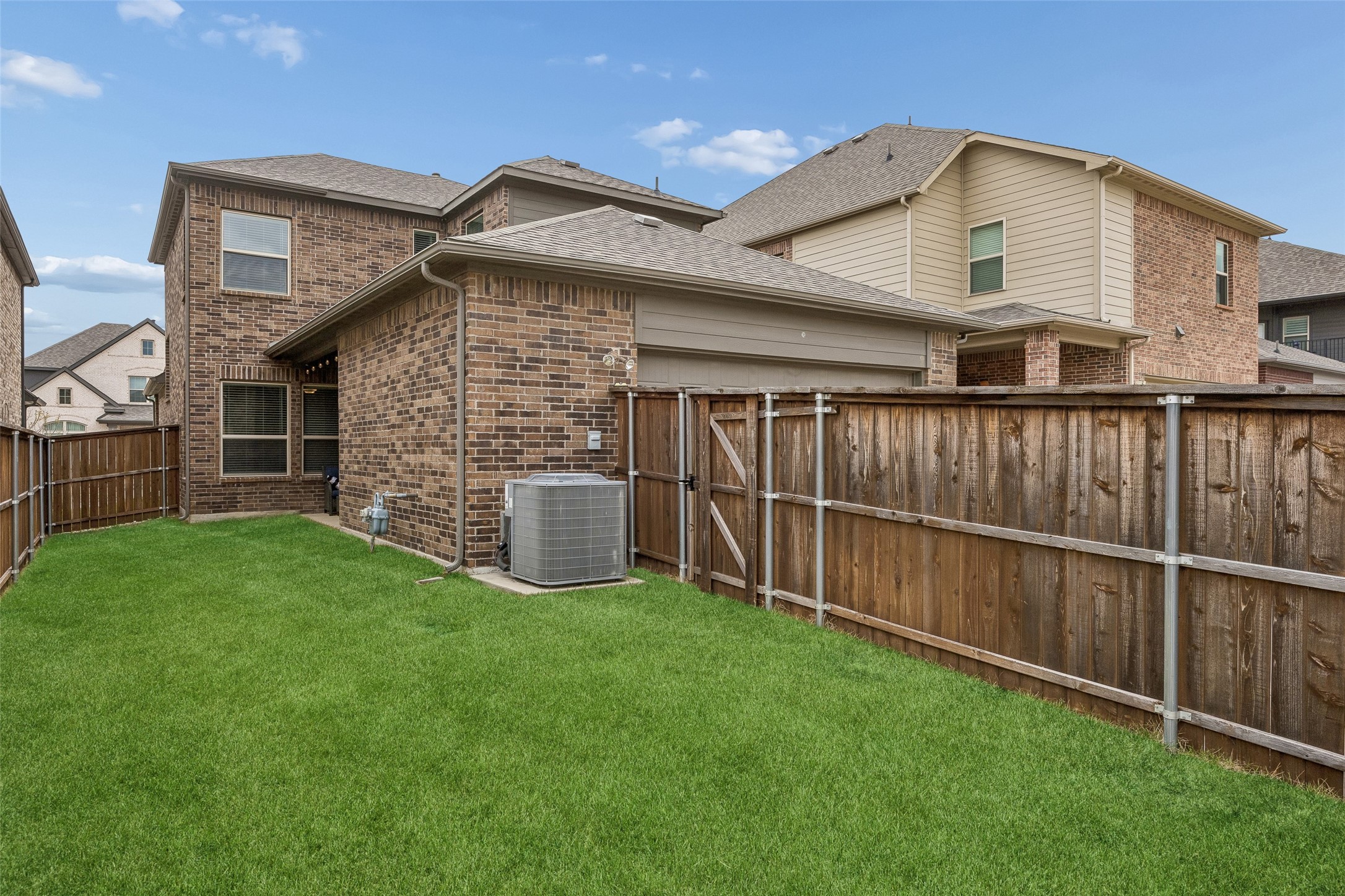 2533 Westbank Trail Garland TX 75042