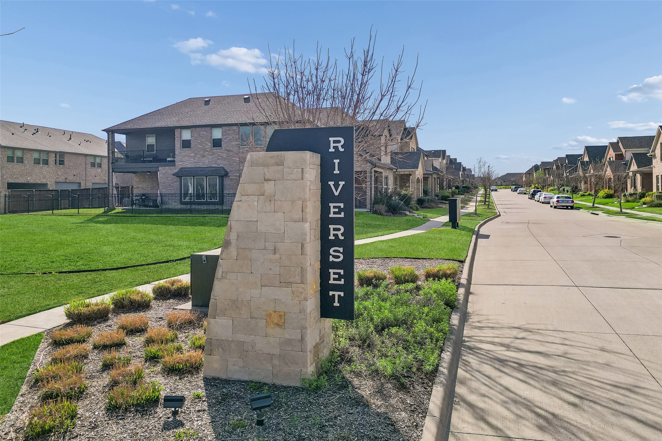 2533 Westbank Trail Garland TX 75042
