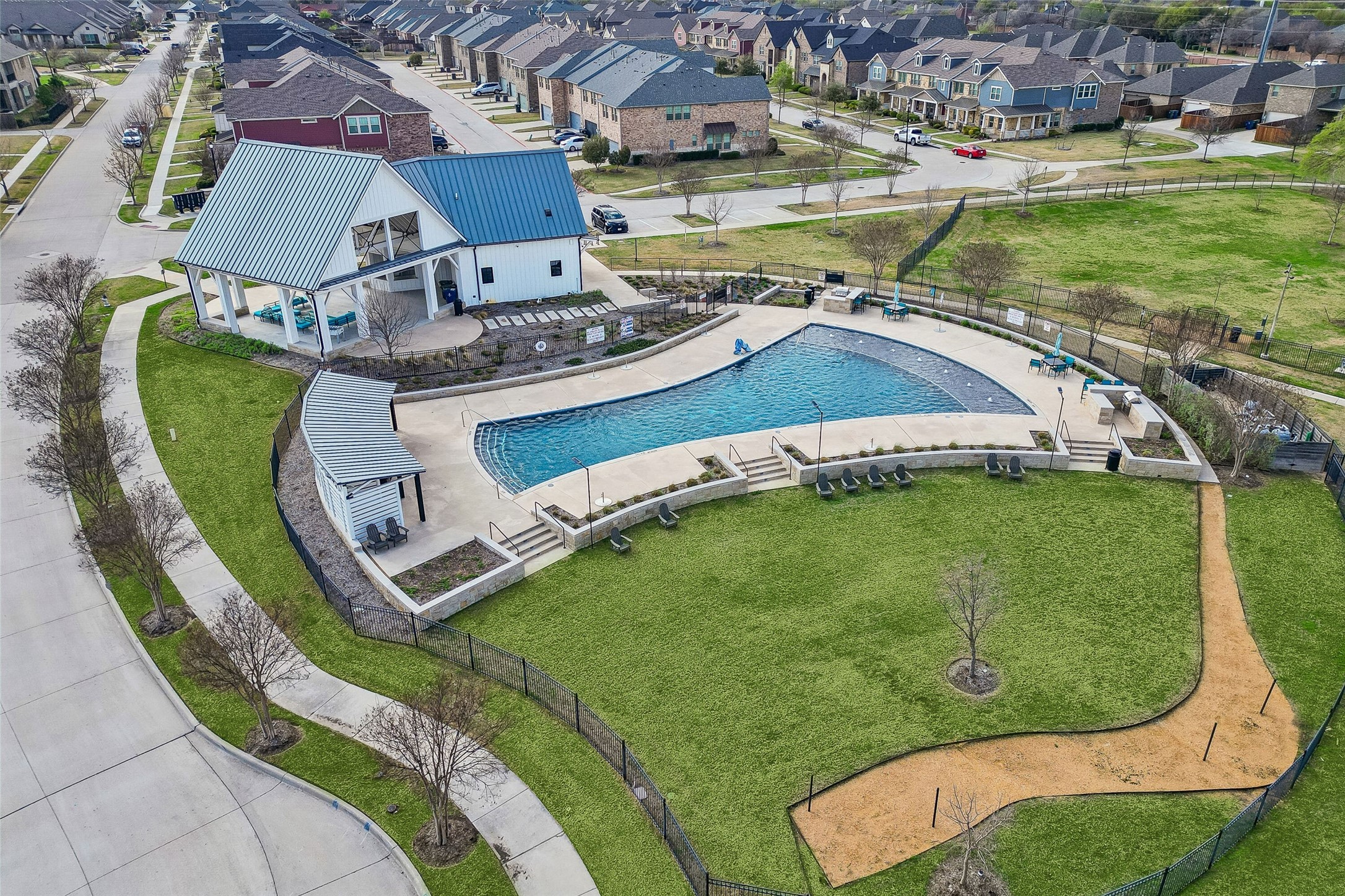 2533 Westbank Trail Garland TX 75042