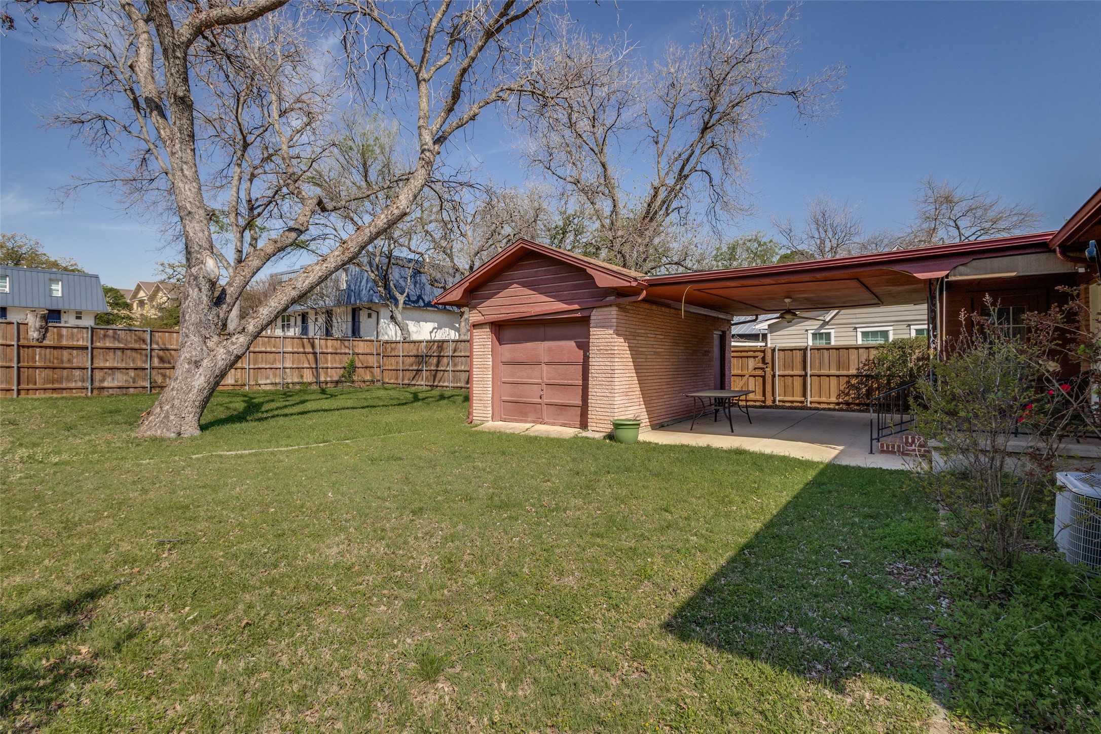 433 Fulton Street Denton TX 76201