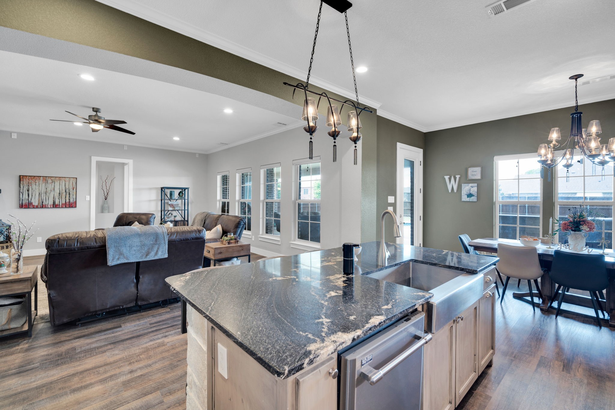8611 Mattie Lane Waxahachie TX 75167