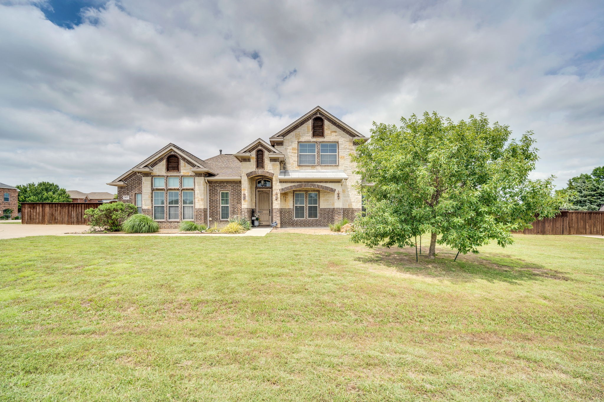 8611 Mattie Lane Waxahachie TX 75167