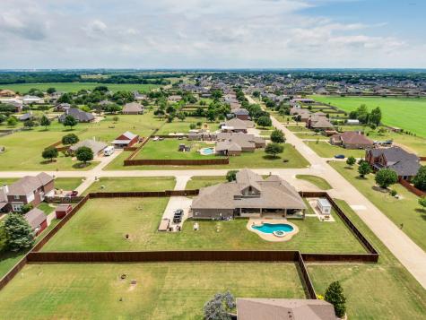 8611 Mattie Lane Waxahachie TX 75167
