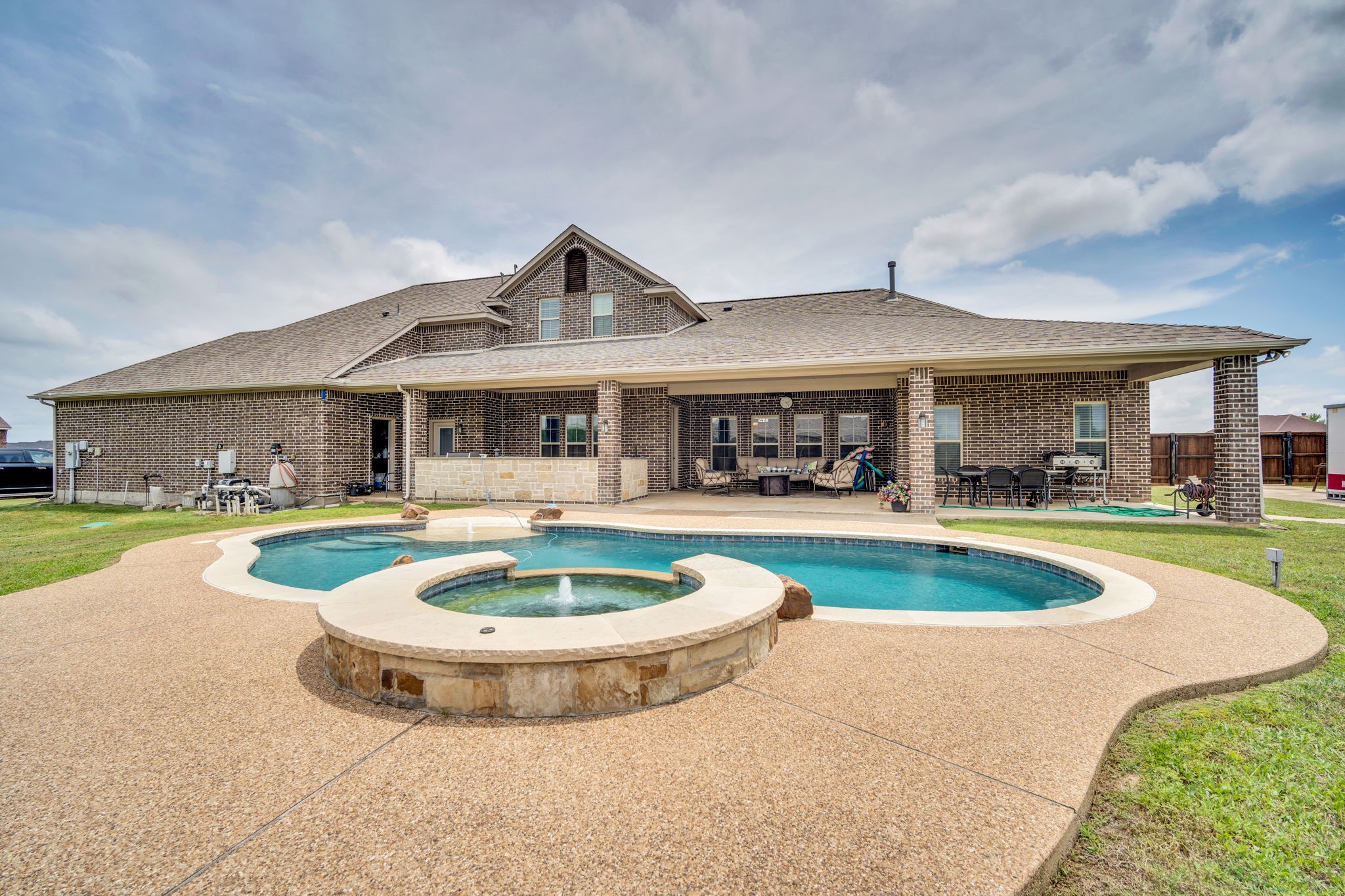 8611 Mattie Lane Waxahachie TX 75167